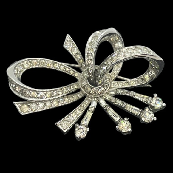 Vintage Signed Kramer of New York Bow Brooch